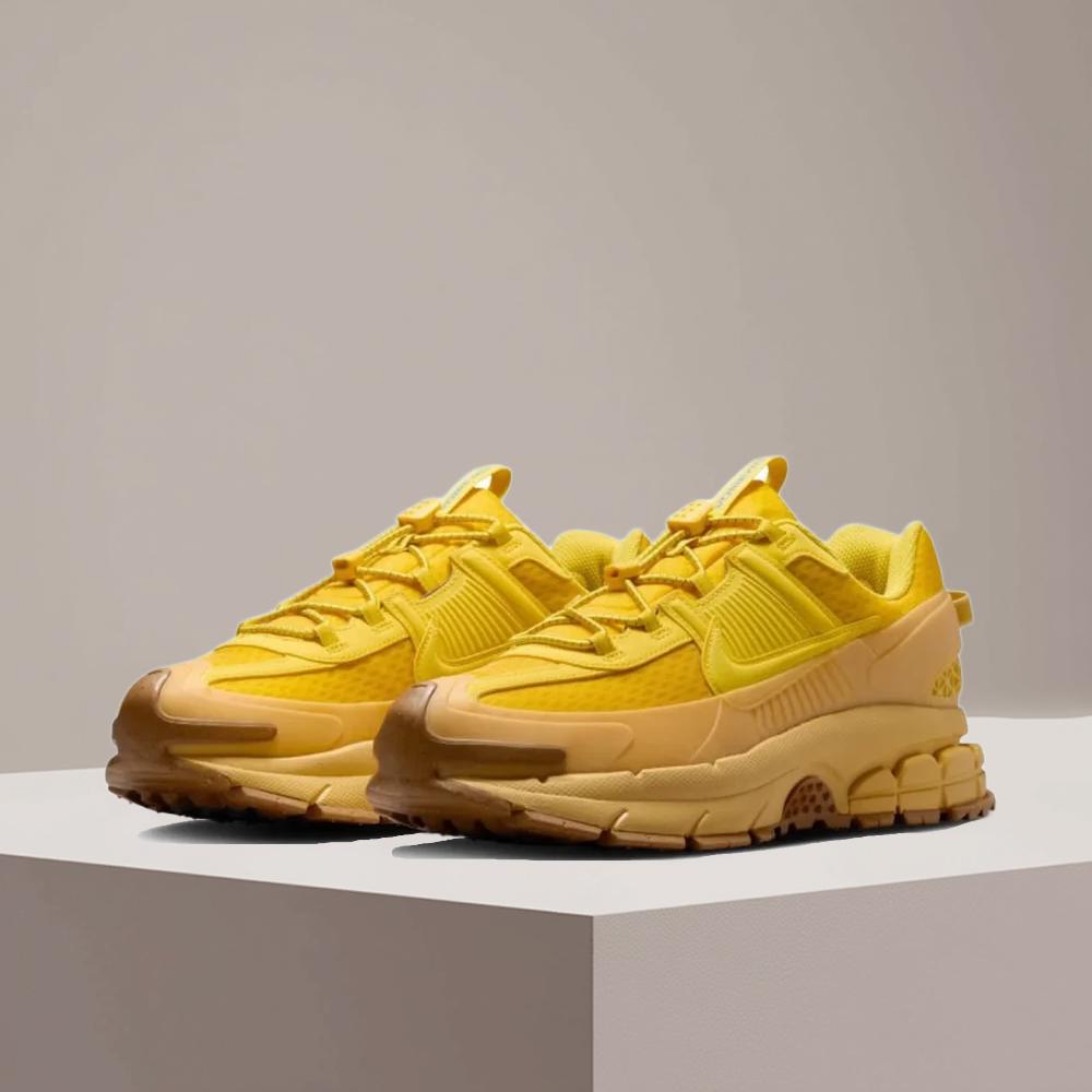 Men'S Shoes In Nike - Nike ZOOM VOMERO ROAM Seria Lightning
